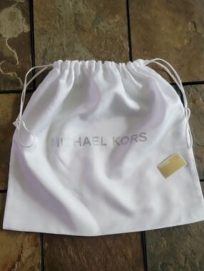 Michael Kors Dust Bag Medium White/Silver NWT